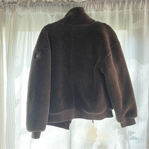 Alo Yoga Sherpa Jacket, Hot Cocoa - Picture 4 of 5